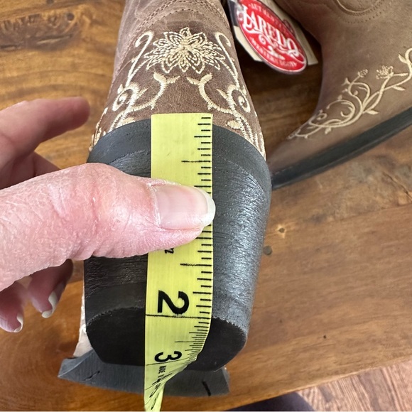 Laredo brown embroidered snip toe cowboy boots ladies size 6.5 NWT - Picture 3 of 10